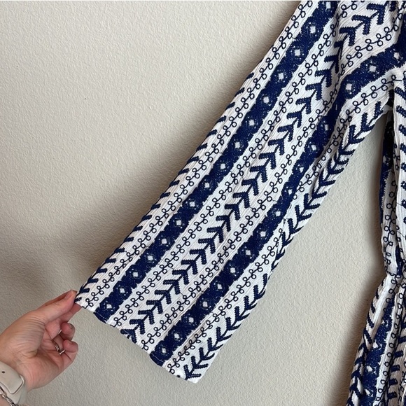 Cupcakes and Cashmere Amani Embroidered Romper Size Small - Picture 6 of 8